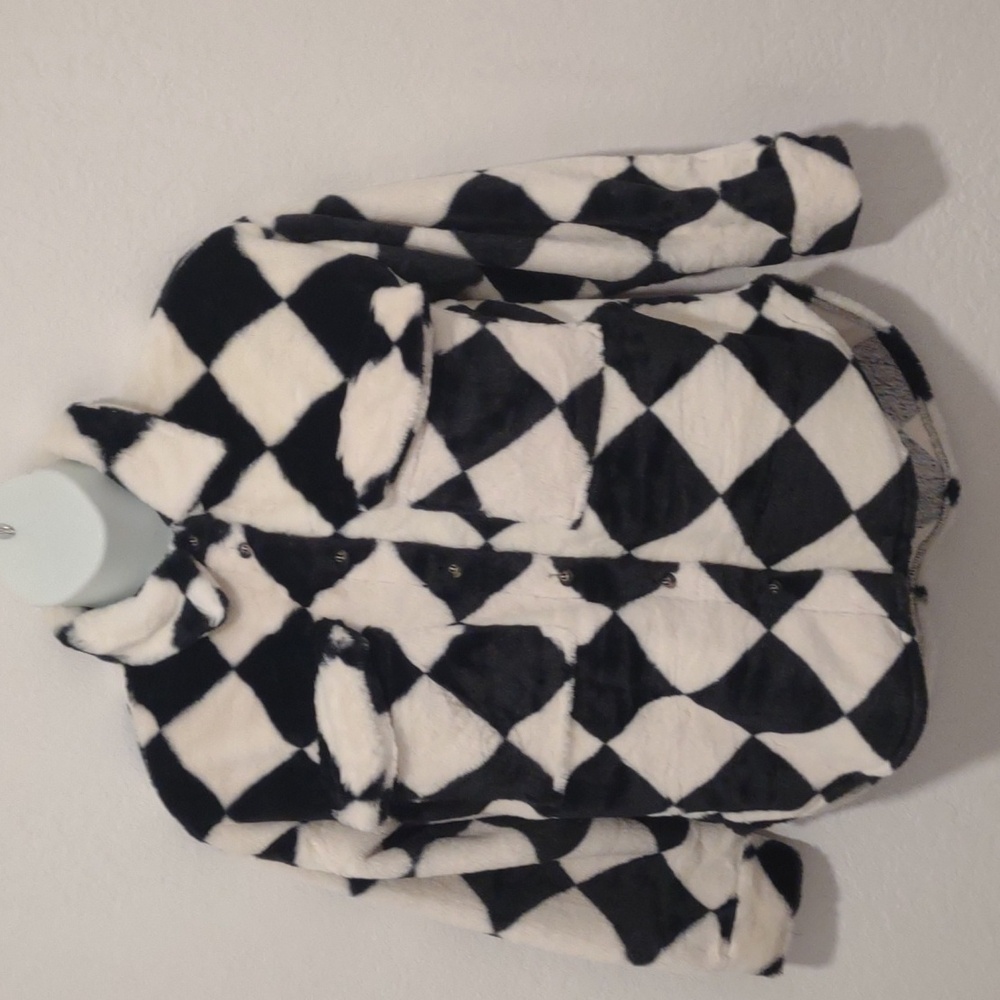 NWT HYFVE Size Medium, Fits Loose, Cow Print